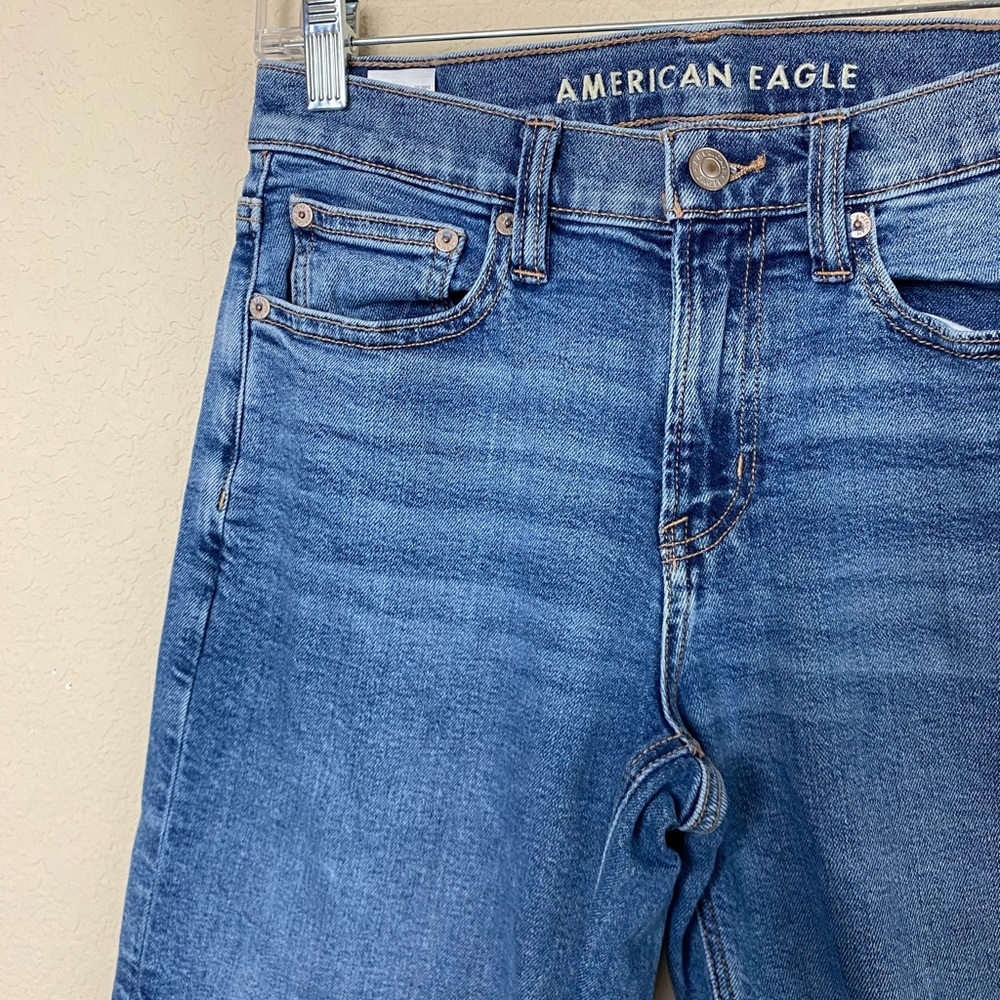 American Eagle 90’s Straight Medium Wash High Rise Relaxed Jeans Size 2 - Picture 12 of 14